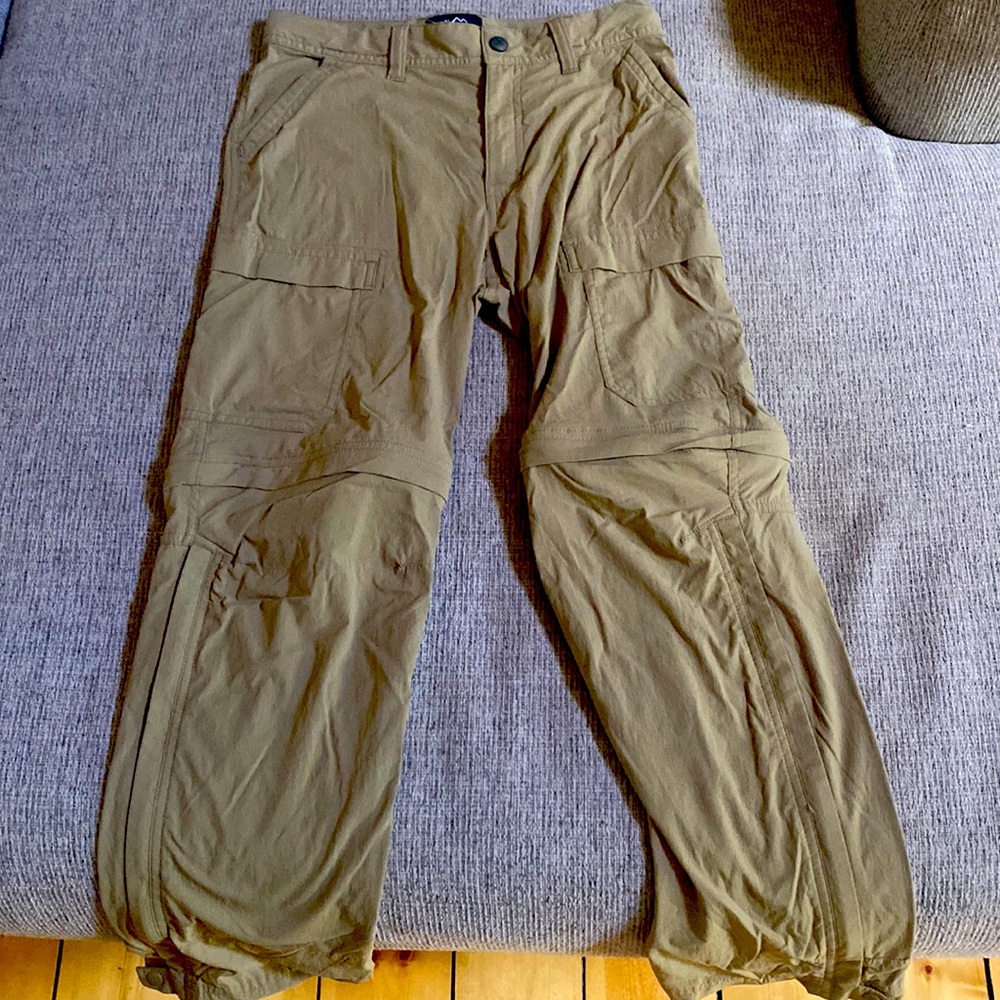 REI boys hiking pants/shorts.Size med 10-12. Color cork Sahara convertible pants